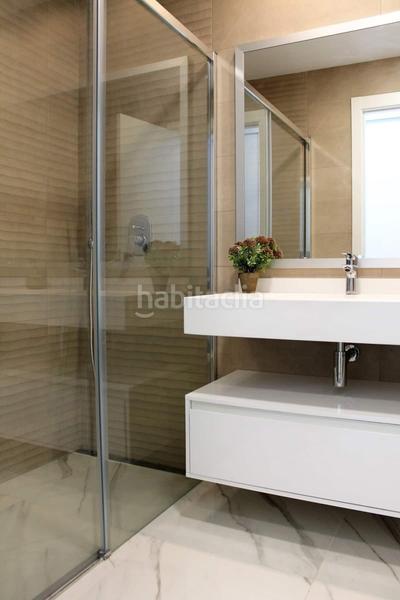 Foto 1ab931e3-8c0f-48b9-a0bf-9ba8e18ae30f. Alquiler apartamento magnifico apartamento con vistas al mar en Benidorm