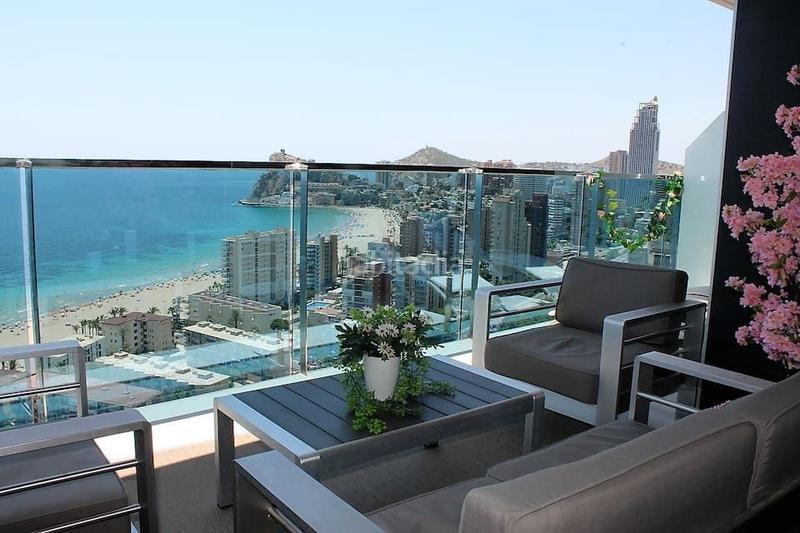 Foto 682a194b-2f1a-4998-a3c1-e95870eefeff. Alquiler apartamento magnifico apartamento con vistas al mar en Benidorm