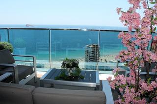 Lloguer Apartament a Playa Poniente. Magnifico apartamento con vistas al mar