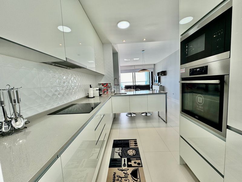 Foto c47d125d-ea9d-4ca3-8a29-f13f5b0311c1. Location appartement avec piscine dans Playa Poniente Benidorm