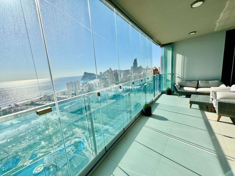 Foto f0bb46c7-d91c-45b6-8bd4-49e5d33173dc. Location appartement avec piscine dans Playa Poniente Benidorm