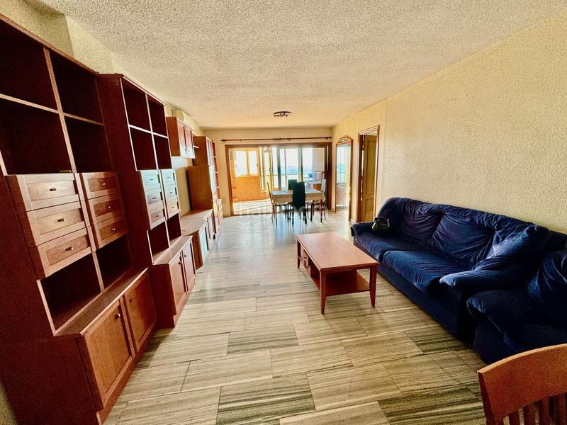 Foto be7ba71b-2eac-46a5-ad6d-77c988b29108. Piccolo appartamento con parcheggio in Centro Urbano Benidorm