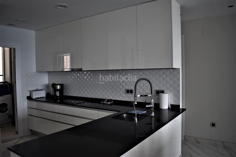 Foto f046495b-63dd-4916-b124-adcafb528962. Alquiler apartamento magnifico apartamento con espectaculares vistas al mar. en Benidorm