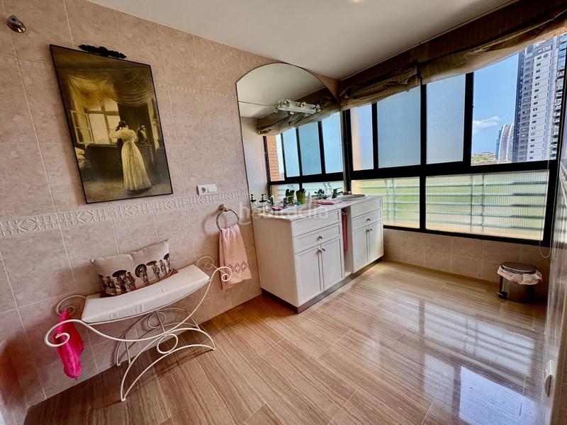 Foto 1facf9b8-5178-46c8-80a7-36a01a04779c. Ático impresionante ático en la mejor zona en Playa Poniente Benidorm