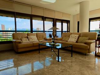 Apartament a Playa Poniente. Gran apartamento al lado de la playa