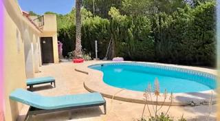 Haus in Pueblo-Ubanizaciones. Villa renovada en un paraje natura al lado de la mejores playas