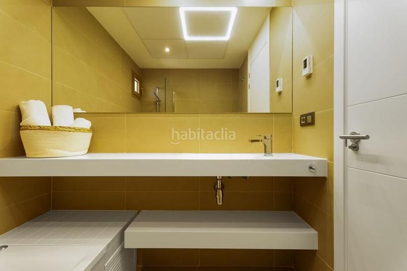 Foto f6f27aeb-887c-4584-838b-3637d35e2061. Apartamento  en edificio singular en la costa mediterránea. en Benidorm