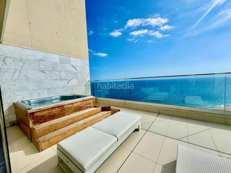 Foto 19af91af-ac30-48b1-b57a-1580d00cffc1. Dachwohnung mit heizung pool in Playa Poniente Benidorm