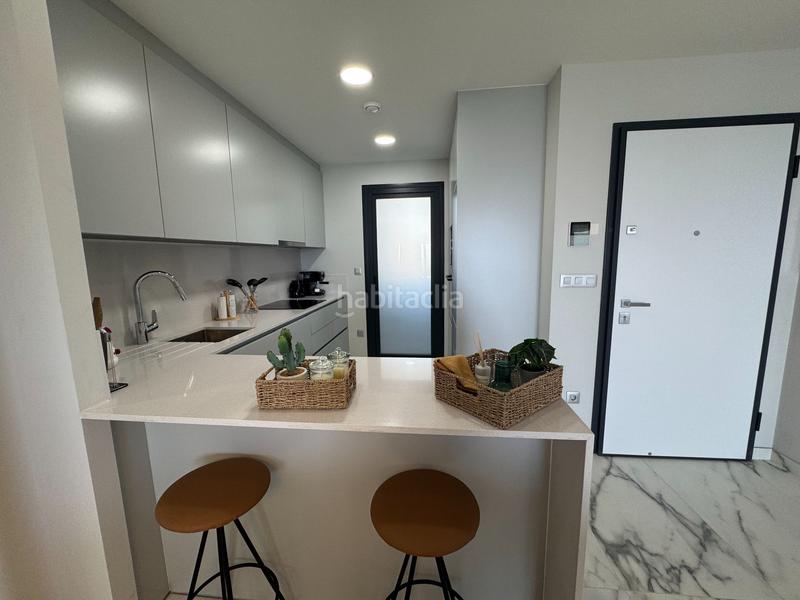 Foto 7116d9b0-3c45-43a4-bd4b-d4c4c973e30f. Apartment with heating in Playa Poniente Benidorm