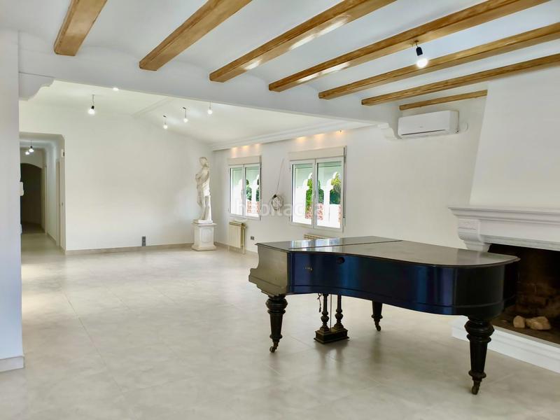 Foto a6abf5c8-3328-44d7-8075-3951334c8601. Casa amb calefacció aparcament piscina a El Montgó Dénia