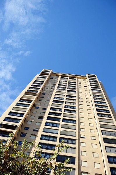 Foto c28d1e32-7ccb-455c-8d57-60cba17fc130. Apartament amb piscina a Playa Poniente Benidorm