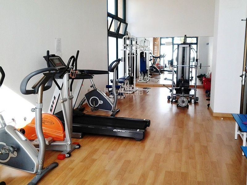 Foto c78941b0-4d3f-455f-9cae-c920b9315978. Apartament amb piscina a Playa Poniente Benidorm