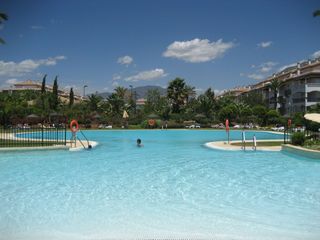 Rent Apartment  Principe salman. Apartamento en puerto banus