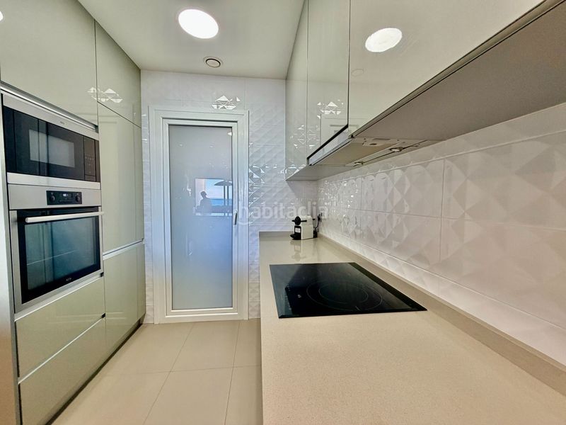 Foto 280e54f8-6b08-47fc-aa25-3bb3359fb1b3. Apartament amb calefacció piscina a Playa Poniente Benidorm