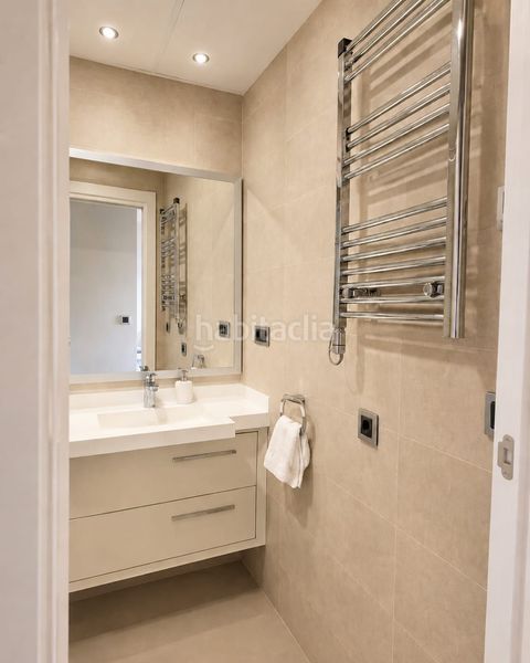 Foto 62790aa2-9f71-4d55-9393-6b6bfa06b074. Apartament amb calefacció piscina a Playa Poniente Benidorm