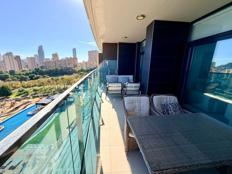 Foto 134a18fd-d648-409f-bb24-b3f486b5c920. Apartament amb calefacció piscina a Playa Poniente Benidorm