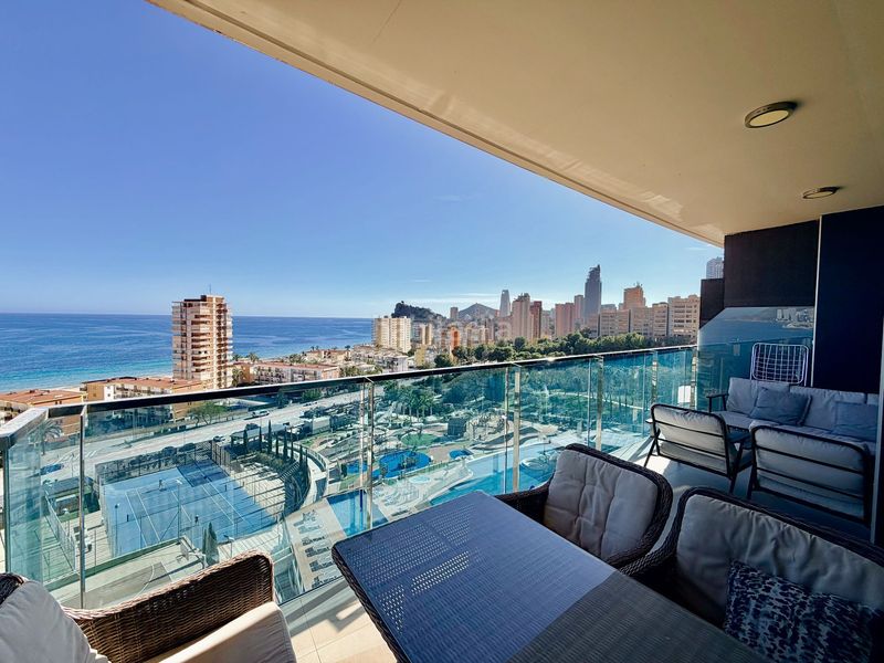 Foto 7f3402e2-3121-4e33-b51f-bbbb27496923. Apartament amb calefacció piscina a Playa Poniente Benidorm