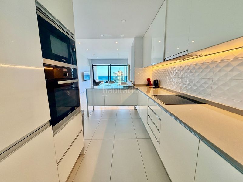 Foto f9368584-ad3c-4ccb-8aad-aa38c757c22d. Apartament amb calefacció piscina a Playa Poniente Benidorm