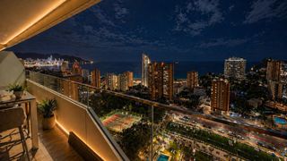 Appartement à Playa Poniente. Apartamento a estrenar al lado de playa