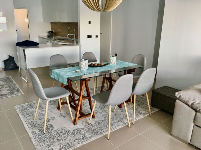 Foto c06e39cb-d156-4a1e-bdd2-f34cc8795688. Location appartement avec piscine dans Playa Poniente Benidorm