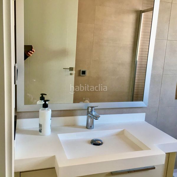 Foto e2fd862c-277d-43be-92b0-f3e6a7583037. Location appartement avec piscine dans Playa Poniente Benidorm