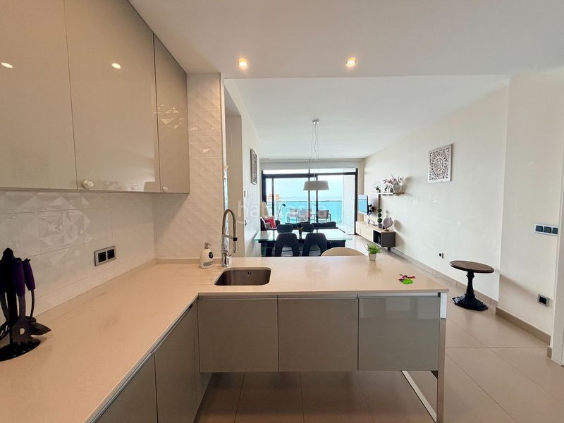 Foto ef8d849d-aca8-4e7f-8f22-015ff621af6b. Apartament amb calefacció piscina a Playa Poniente Benidorm