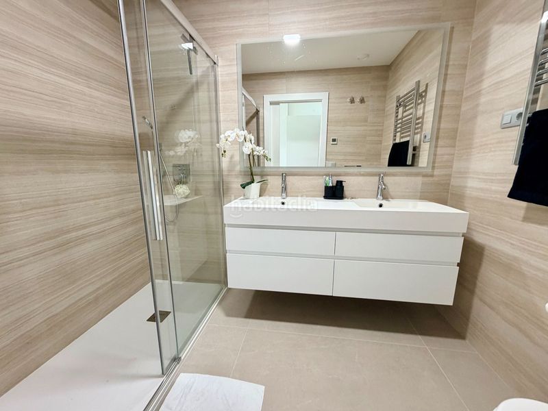 Foto 9905be76-0f03-4b56-8013-bafb56265b2b. Lloguer apartament amb piscina a Playa Poniente Benidorm