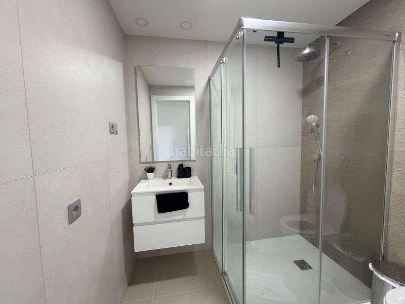 Foto fcd1d87f-3248-493d-beac-fdf33e05e632. Lloguer apartament amb piscina a Playa Poniente Benidorm