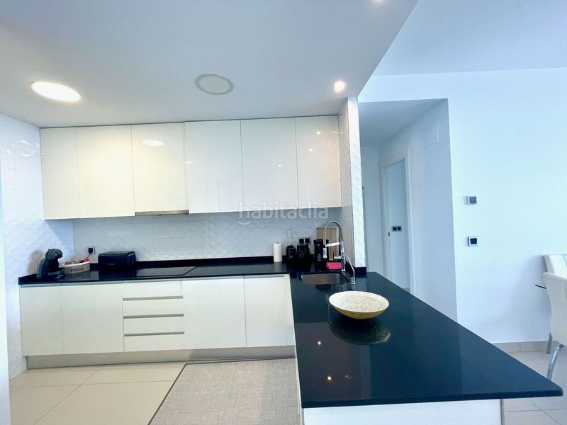 Foto 87651cad-c51a-42be-987f-450856296b8c. Lloguer apartament amb piscina a Playa Poniente Benidorm