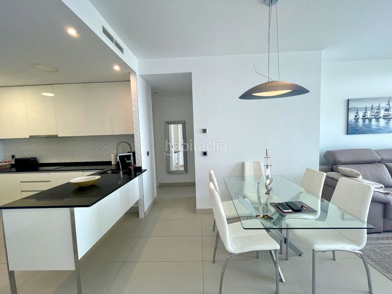 Foto c13a89eb-76a9-484f-a9aa-fce645ca5e94. Lloguer apartament amb piscina a Playa Poniente Benidorm