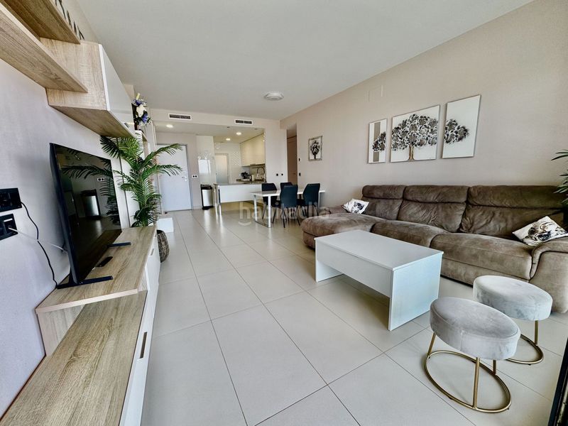 Foto 02c030cb-29e0-4351-9d79-569335f7b0a9. Lloguer apartament amb piscina a Playa Poniente Benidorm