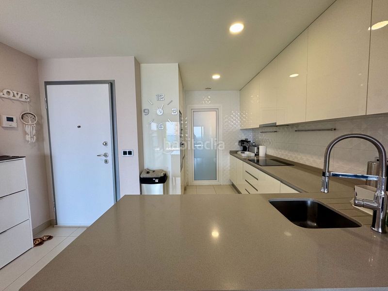 Foto 109d4fc2-8366-4eee-a758-eb4bf18141eb. Lloguer apartament amb piscina a Playa Poniente Benidorm
