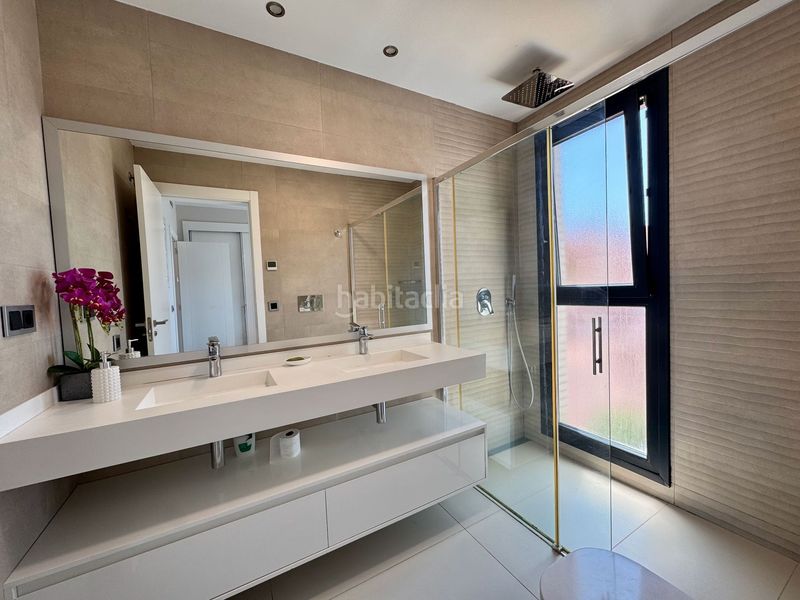 Foto 90dd695d-3707-475c-93fa-a0f8fb102e8a. Lloguer apartament amb piscina a Playa Poniente Benidorm