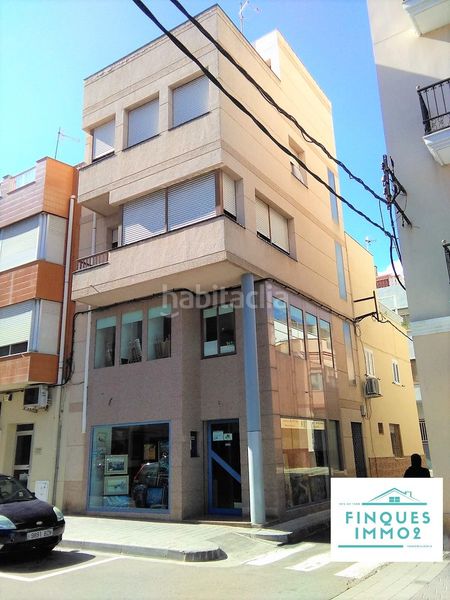 Foto bd4b88ed-b653-4be0-ad6e-d3d0dd14d09b. Edifici a Centre La Ràpita