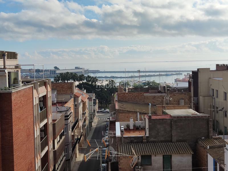 Foto 6cc7670e-e958-497b-95af-fc14ab2e8880. Edificio in Centre La Ràpita