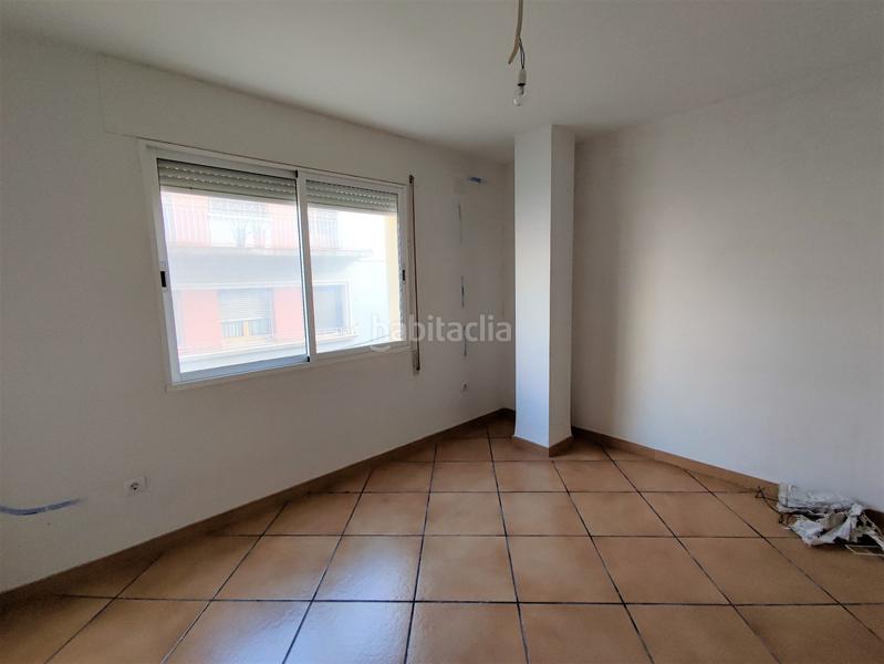 Foto cb9e5064-fa10-4ae0-8b9e-c1a601e0f7a6. Edificio in Centre La Ràpita