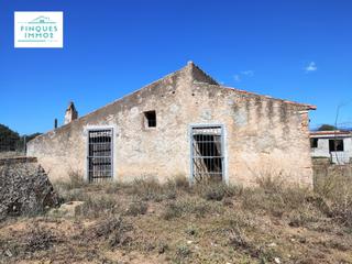 Finca rústica  Carrer de freginals. En venta finca rústica con casita en masdenverge