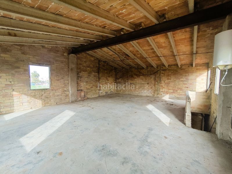 Foto 079f36dd-8e2a-4412-bf39-127393799110. Masia amb aparcament a Aldea (L´)