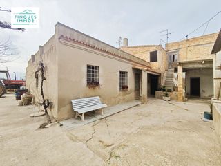 Masia  Passatge del delta. Casa con finca y varias edificaciones en venta en l'aldea