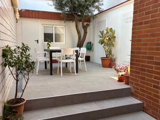 Rez-de-chaussée à Ocata. Planta baja  con encanto en casa de pueblo de 2 plantas  situada