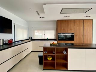 Maison à Montgat. Casa moderna  en venta en montgat