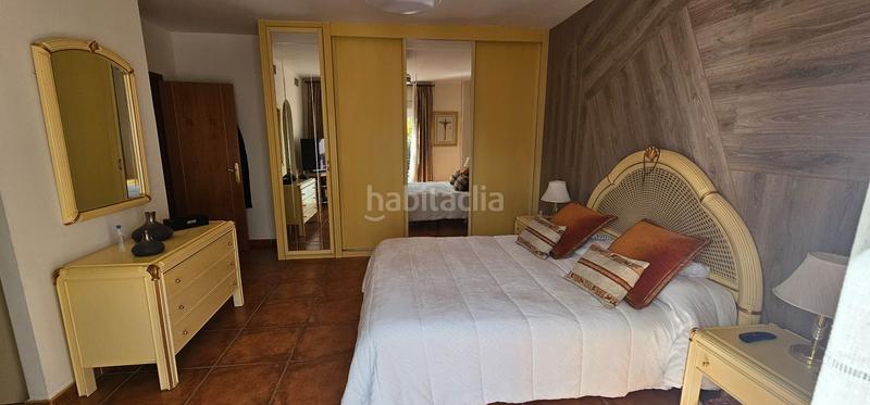 Foto 3d276a5c-5b8a-4d6e-9f39-c4460325c2d3. Casa adossada amb calefacció piscina a Puerto Deportivo Fuengirola