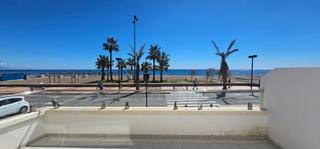 Apartamento en Playa de los Boliches. Exclusivo apartamento en primera línea de playa