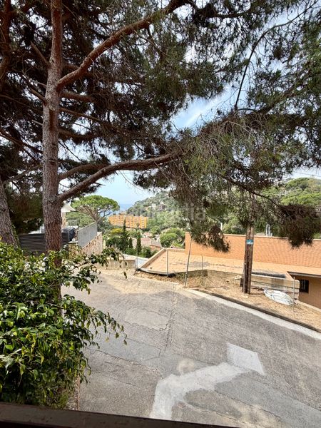 Foto 5a618214-1c5c-4cec-a3bf-f0aed73441e8. Casa amb aparcament a Canyelles Lloret de Mar