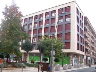 Lloguer Local Comercial a Amilburu musikarien plaza 1