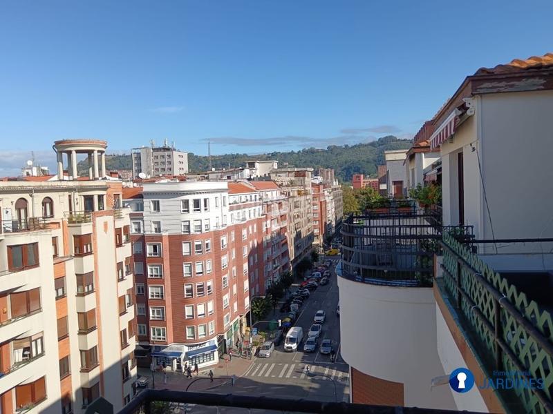 Foto fda61594-258f-4467-b8d1-3c2bc3d800ab. Piso  en maría díaz de haro en Sabino Arana-Jesuitas Bilbao