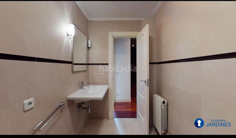 Foto b416a07a-24db-4db8-a89c-f84bebd7a403. Piso  en abando en Zabalburu Bilbao