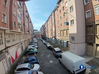 Geschäftsraum in San Adrián. Lonja en martín barua.
