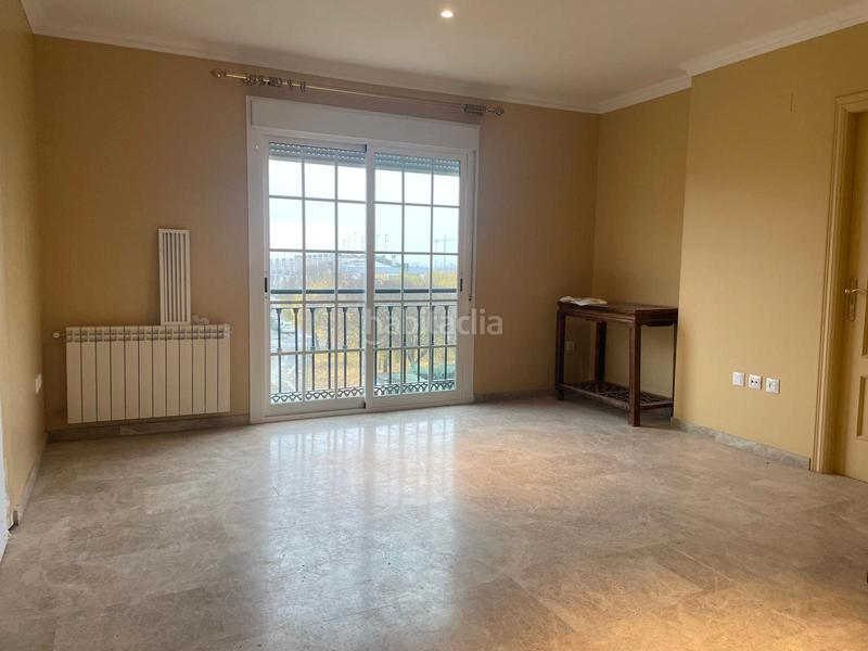 Foto beec2d7e-452e-42f0-85a5-b5c1fbe13040. Pis amb calefacció aparcament piscina a Valdepasillas - La Paz - Huerta Rosales Badajoz