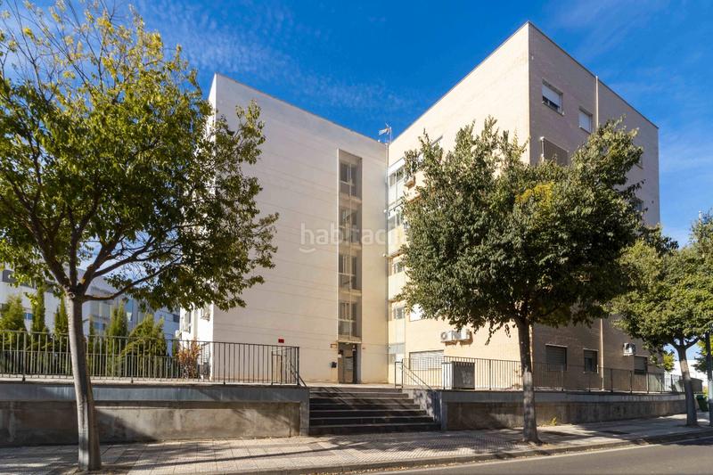 Foto 7842a5bc-526b-49c6-8c77-16fdea828055. Piso en avenida camino de los rostros 6 en Carretera de Sevilla - Los Montitos Badajoz